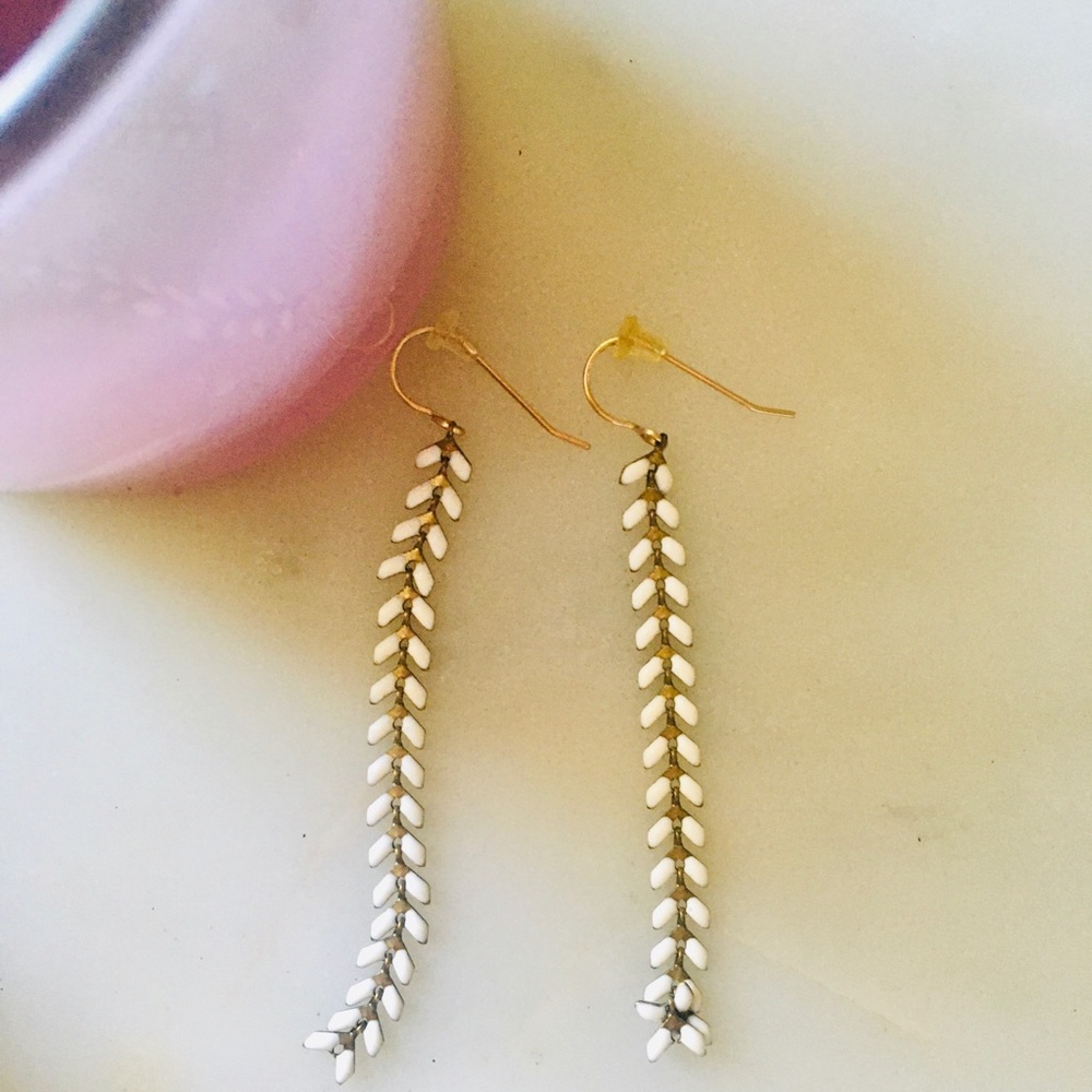 Chandelier Fishbone Earrings - Picture 2 of 2